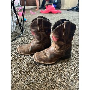 Toddler boys Ariat cowboy boots size9